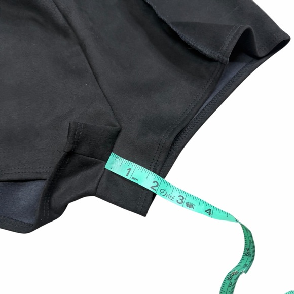 10/$25🦋 Cherry Mellow Black Faux Suede Mid Rise Hot Shorts - Size Large - Picture 8 of 10